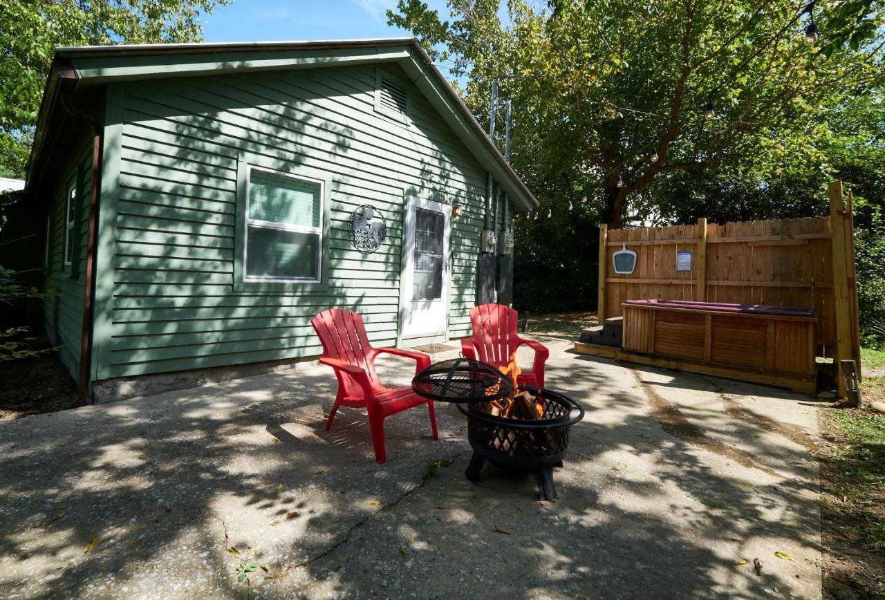 Steps From Downtown Pigeon Forge Parkway + Private Hottub And Firepit - Wifi - Firefly Bungalows Exterior foto